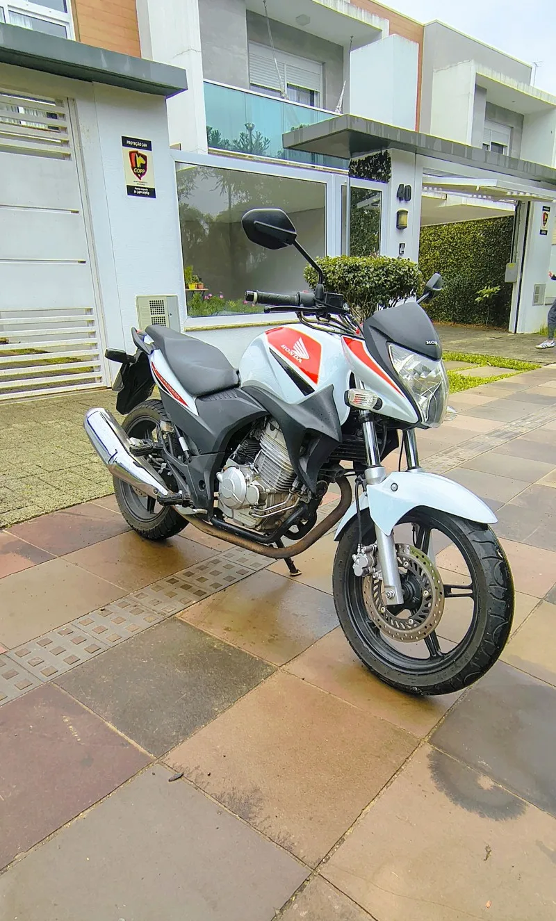 Cb 300R 2011